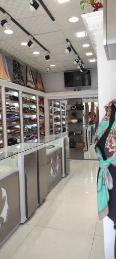 شال و روسری لومیکا