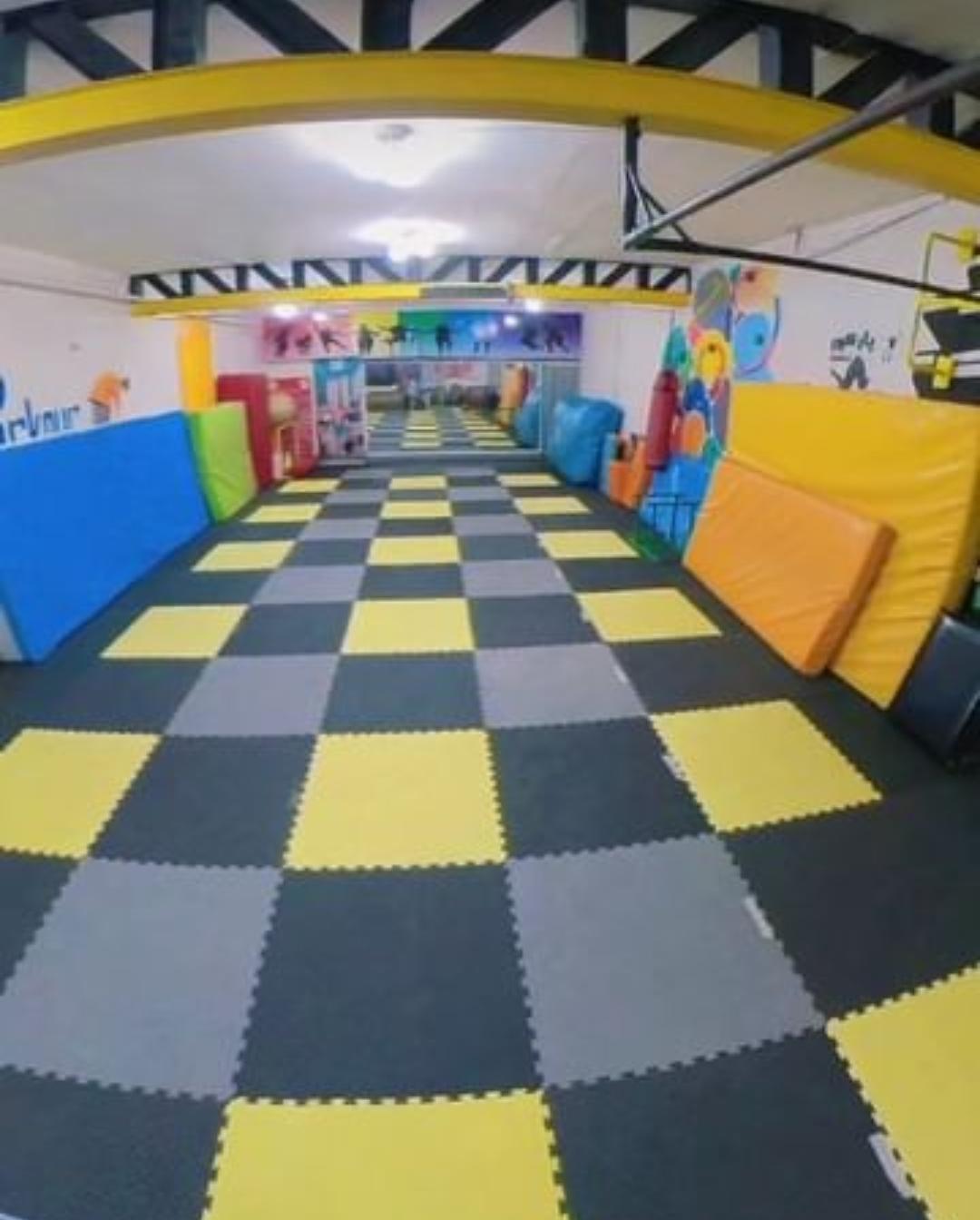 عکس باشگاه پارکور قائمشهر (پرواز)