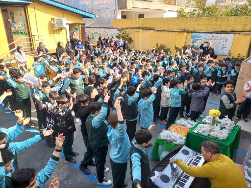 عکس پیش دبستانی و دبستان پسرانه نوید 