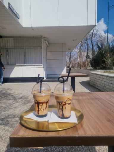 عکس کافه ای اچ آر