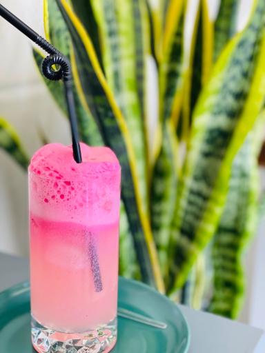 عکس کافه وی