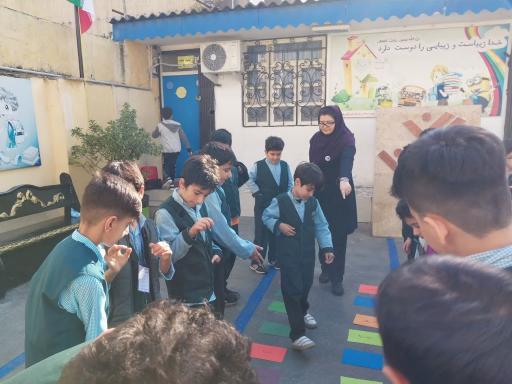 عکس پیش دبستانی و دبستان پسرانه نوید 