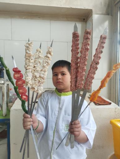 عکس کبابی بابک