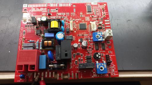 عکس تعمیرات برد الکترونیکی آذر تسلا