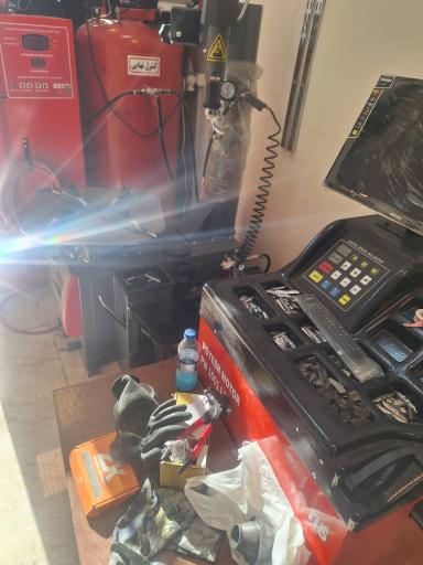 عکس فروشگاه لاستیک ابراهیم زاده