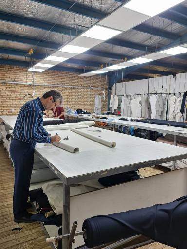 عکس کارخانه پوشاک ایندو