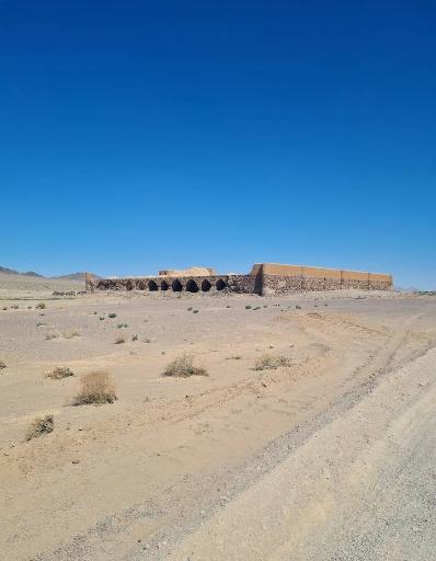 عکس قلعه و کاروانسرای خرگوشی سورک