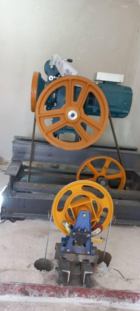 عکس گروه بهسازی تجهیزات آسانسور phlift