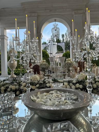 عکس عمارت سفید