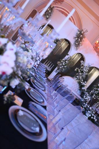 عکس عمارت سفید