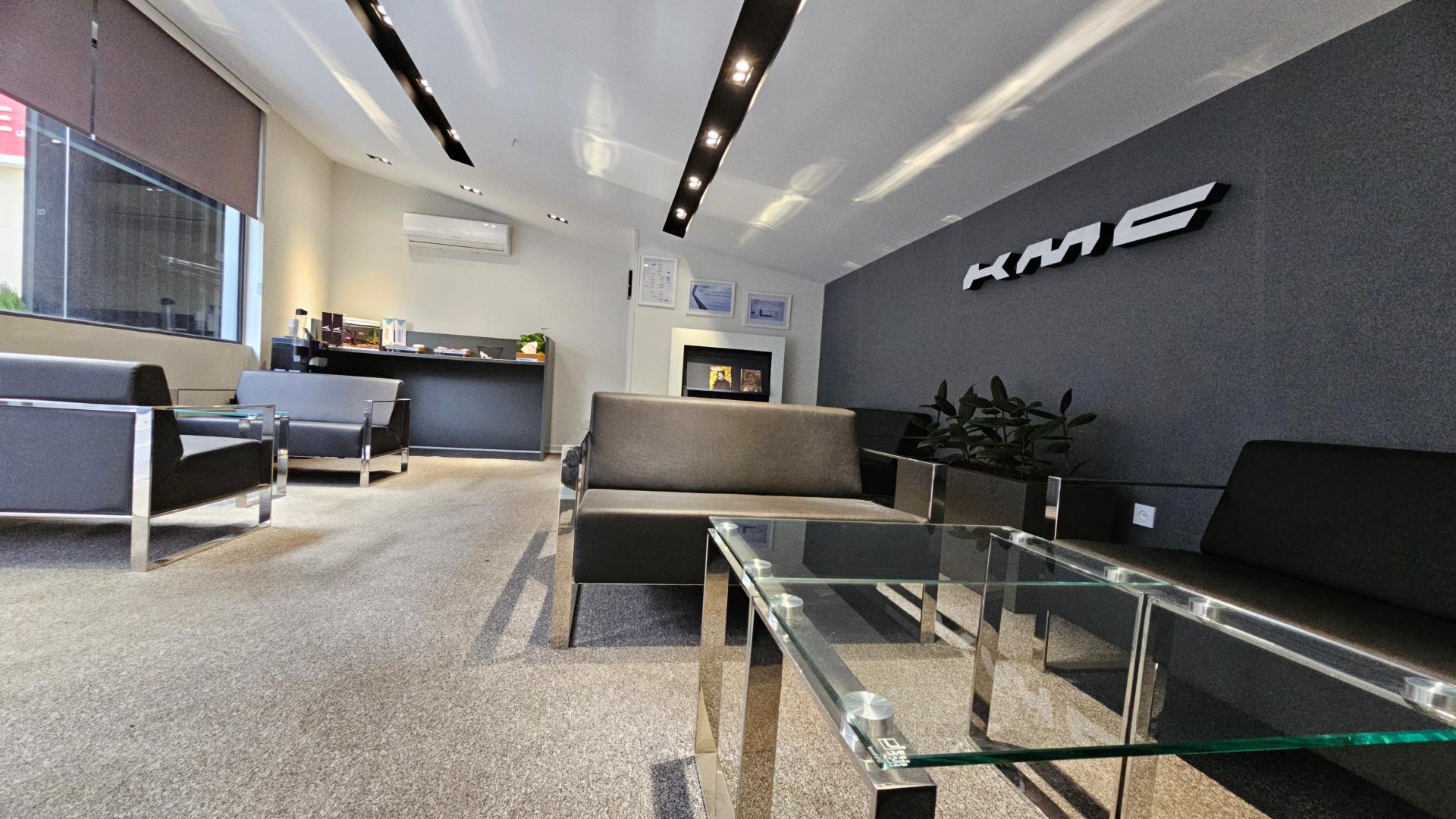 عکس نمایندگی کرمان موتور کرج (علی خسروانی)