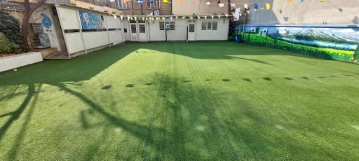 عکس دبستان دوره دوم آینده سازان برتر ۱