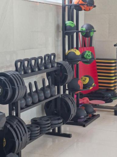 عکس باشگاه بانوی برتر ویژه بانوان 