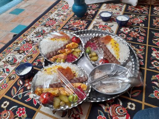 عکس سفره خانه سنتی صاحب دلان