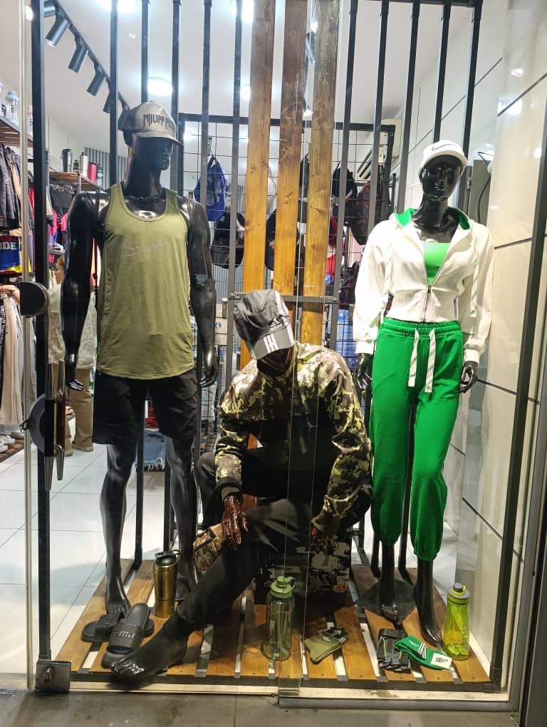 عکس بوتیک ورزشی رکورد