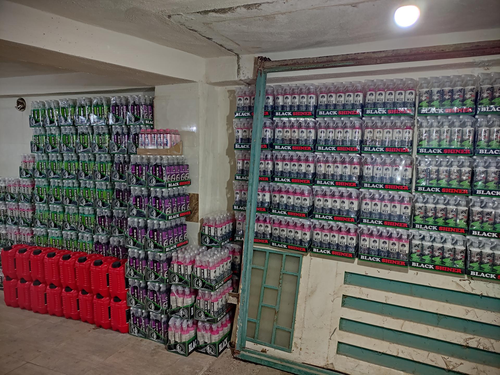 عکس فروشگاه مرکزی محصولات بلک شاینر 