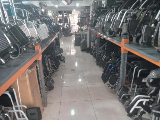 عکس خرید و فروش و تعمیرات ویلچر موژان طب البرز