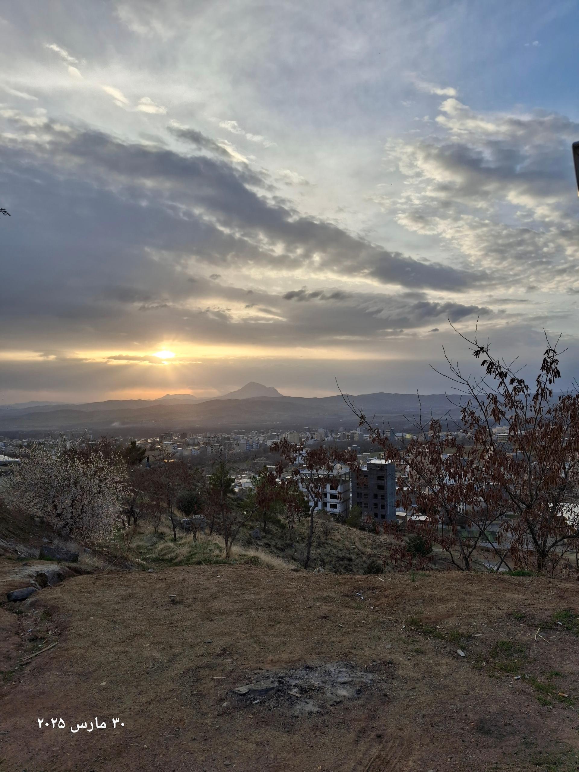 عکس تپه نورالشهدا