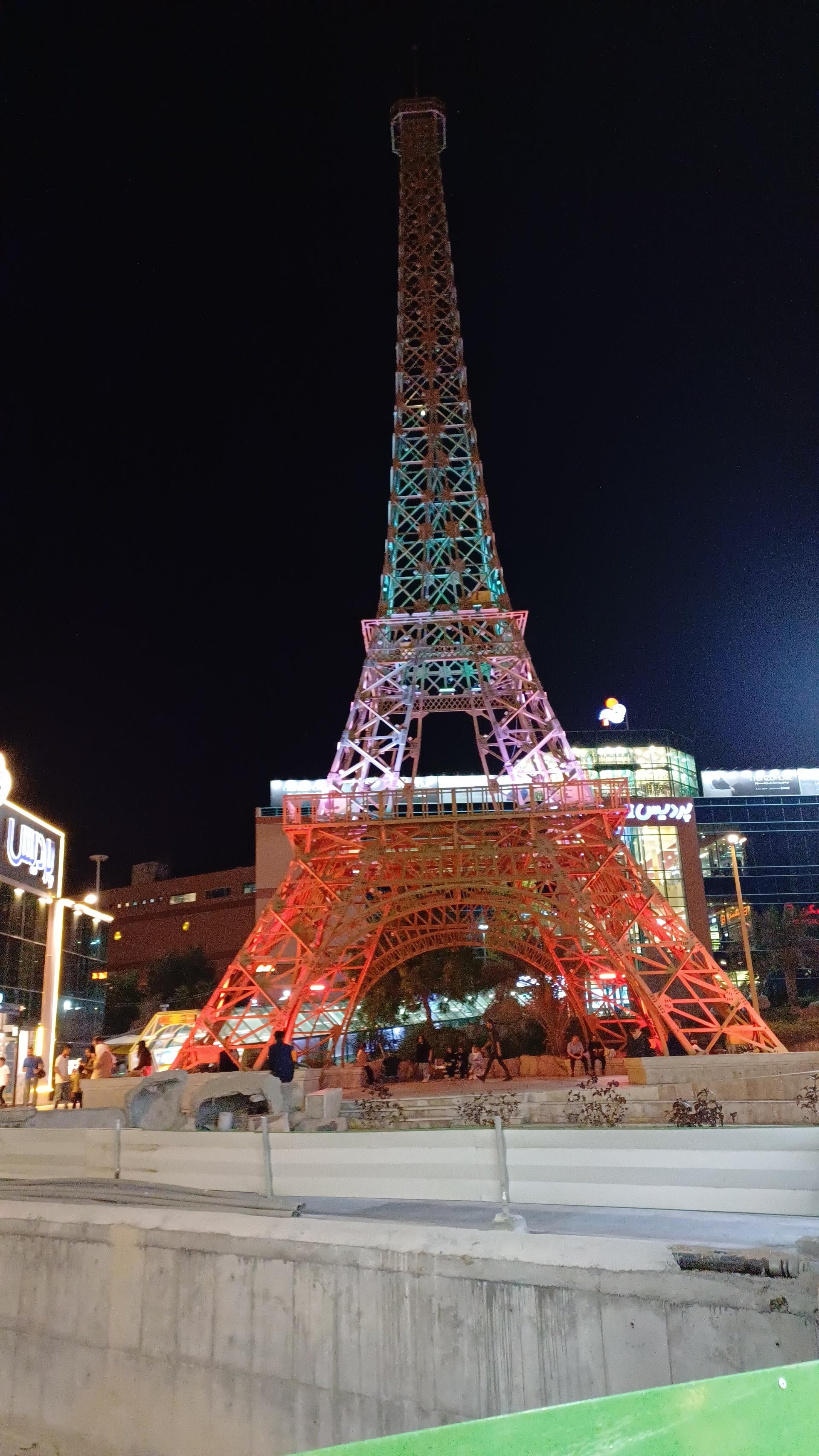 عکس برج ایفل کیش 