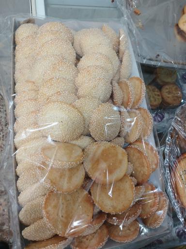 عکس کلوچه پزی حداد 