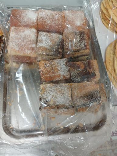 عکس کلوچه پزی حداد 