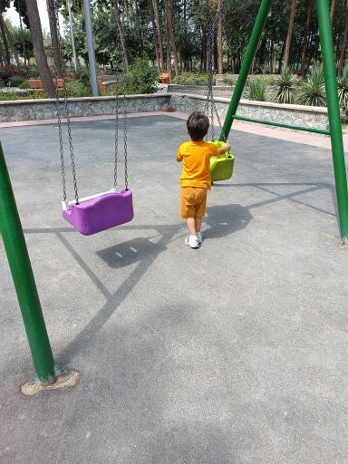 عکس زمین بازی بوستان دانش