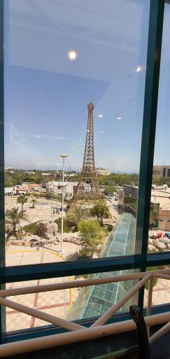 عکس برج ایفل کیش 