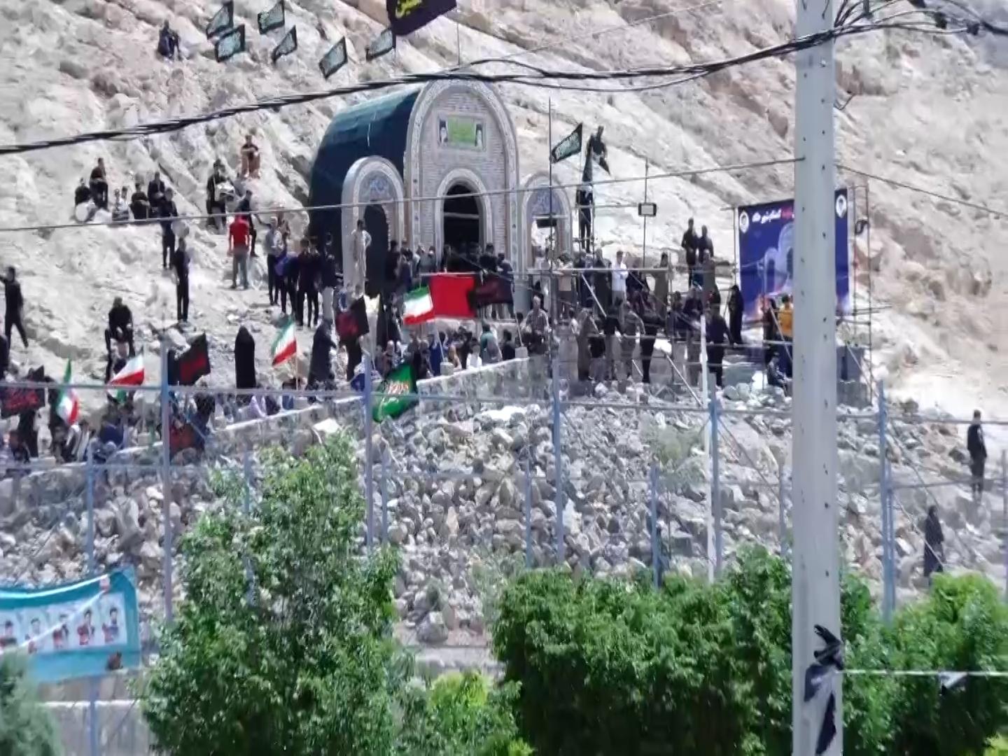 عکس کهف الشهداء