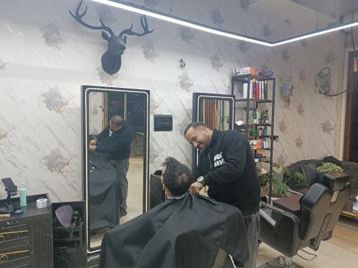 آرایشگاه مردانه آرن