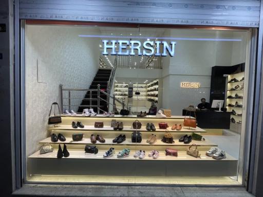 عکس فروشگاه کیف و کفش چرم هرسین