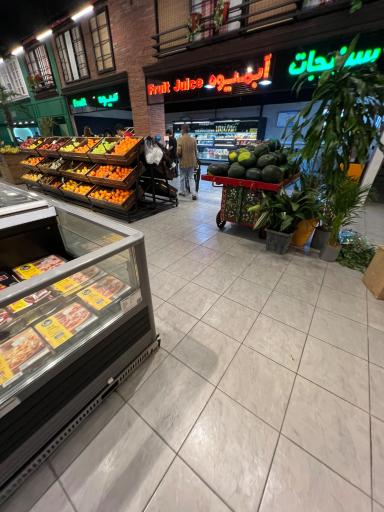 عکس هایپر مارکت میتا