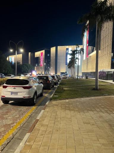 عکس هایپر مارکت میتا