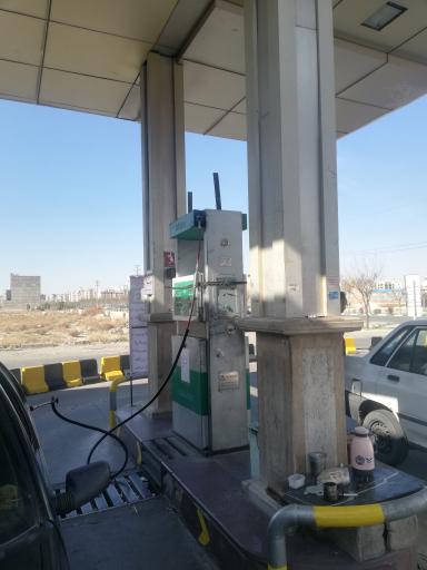 عکس پمپ بنزین زنگنه