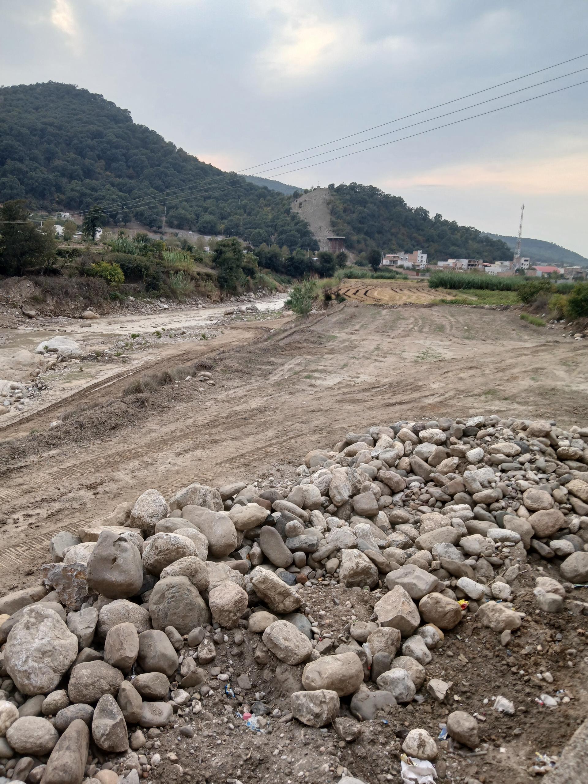 عکس زیارتگاه پیرباد