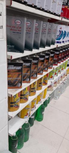 عکس تعویض روغن بابا اکبر