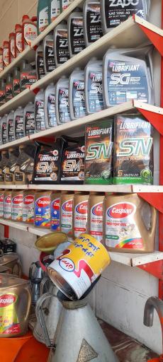 عکس تعویض روغن بابا اکبر