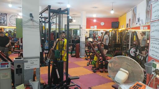 عکس باشگاه بدنسازی فلاح