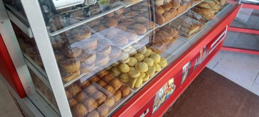 عکس شیرینی فروشی ژیکان