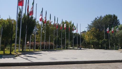 عکس پارک میدان  باباطاهر 