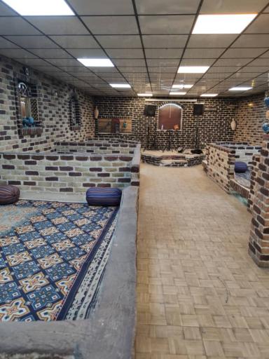 عکس باغ رستوران شبهای لرستان