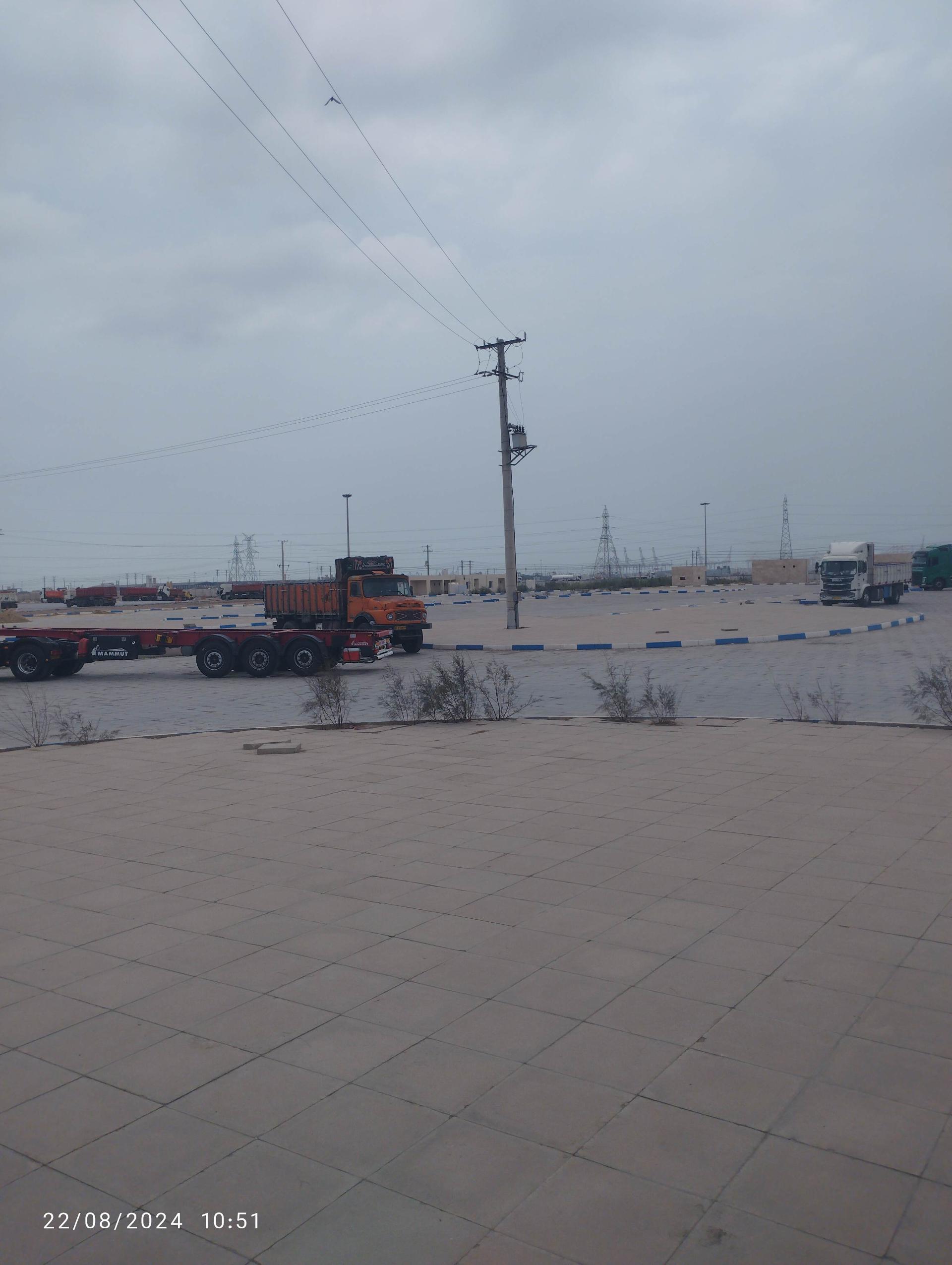 عکس پایانه بار اطاقدار ۶ چرخ 