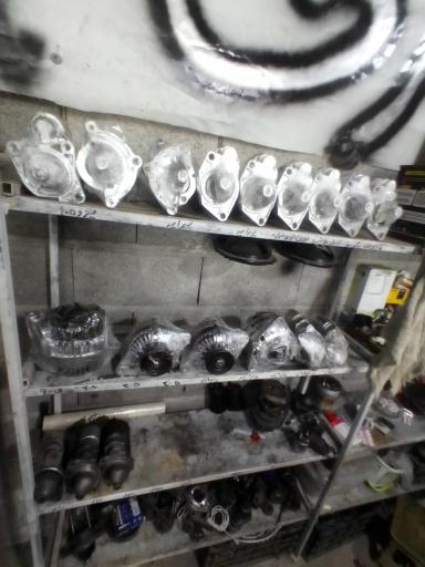 عکس خدمات تخصصی برق و انژکتور صالحی