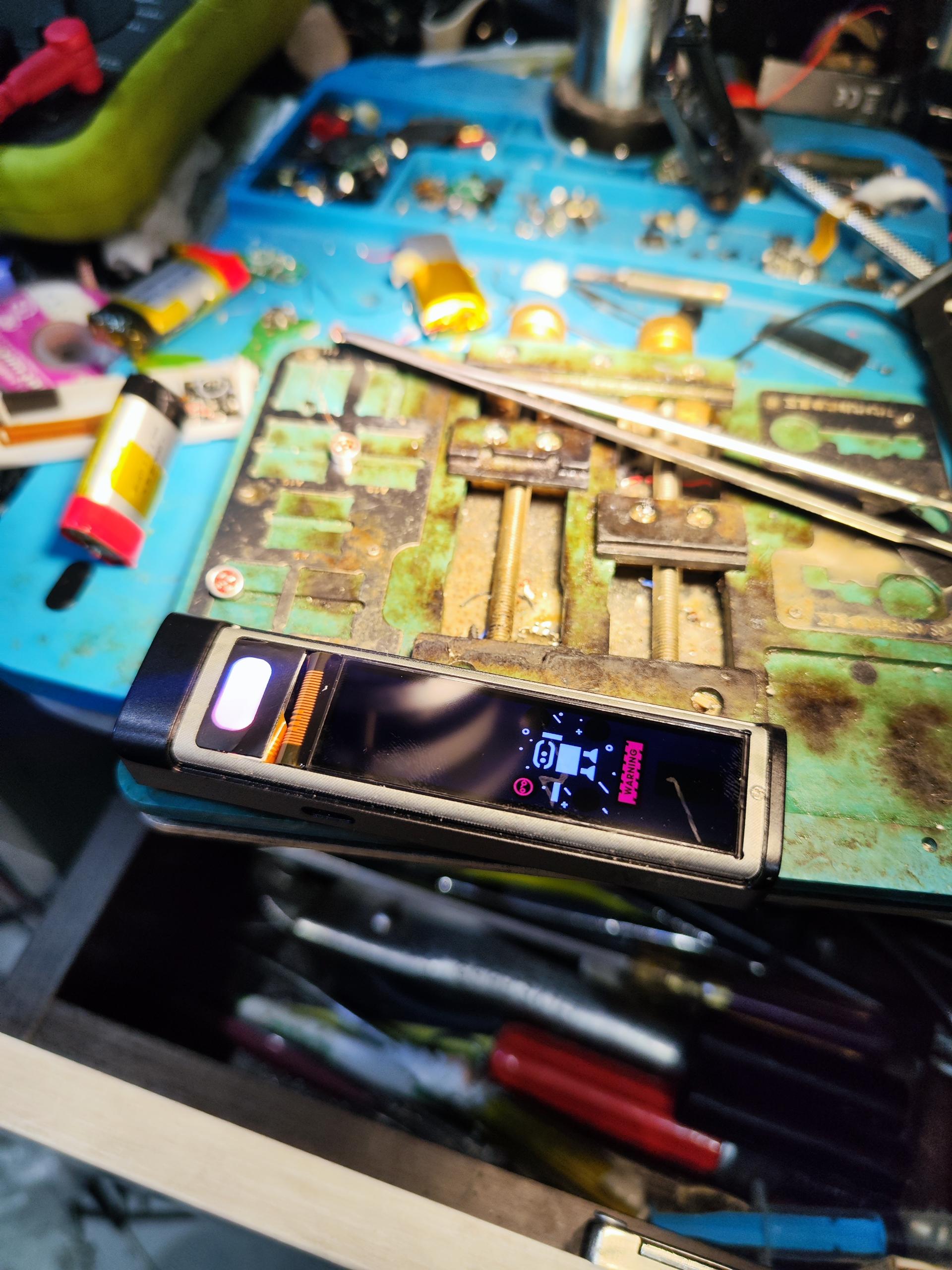 عکس تعمیرات تخصصی ویپ های ویپ