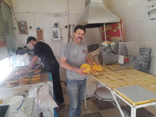 عکس نان محلی وکلوا فرهمند