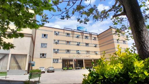 عکس دبیرستان پسرانه نمونه‌ دولتی شهید حاجی بابایی