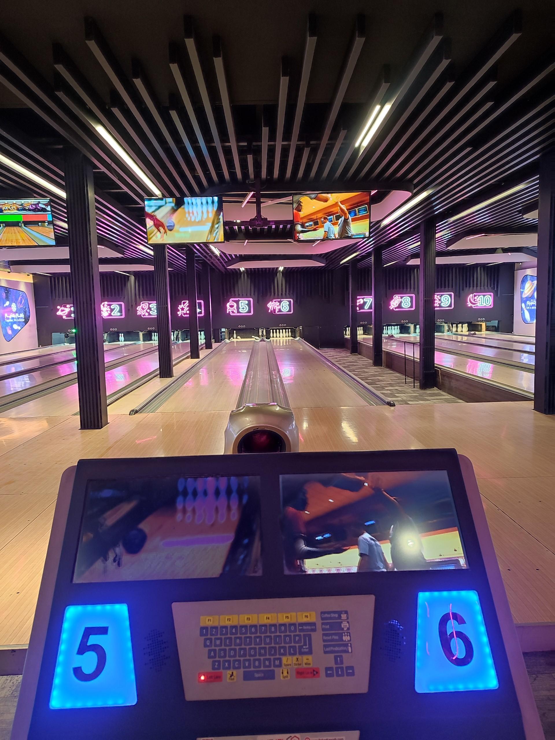 عکس مرکز بولینگ صفه