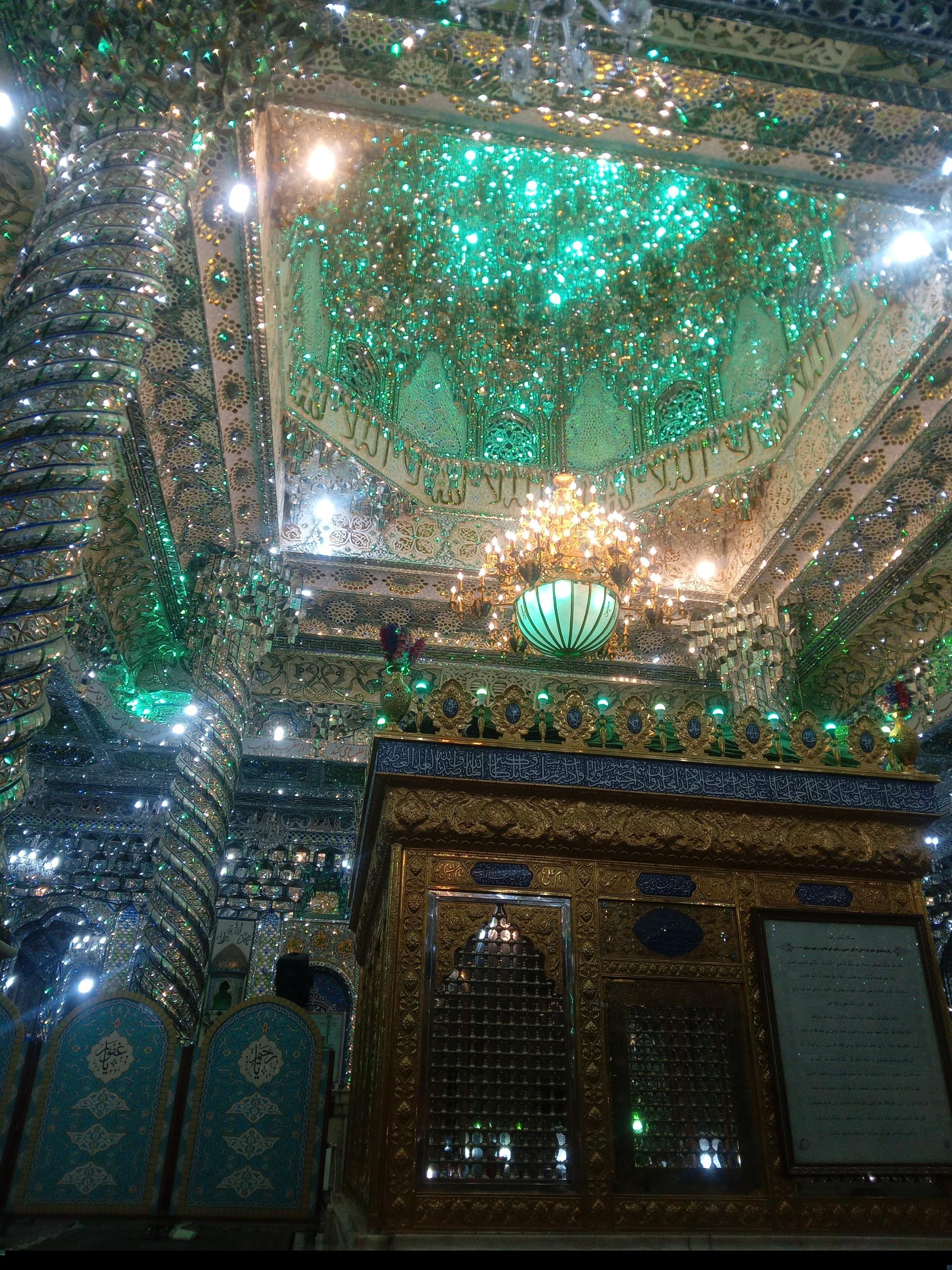 عکس امامزادگان پنج تن لویزان