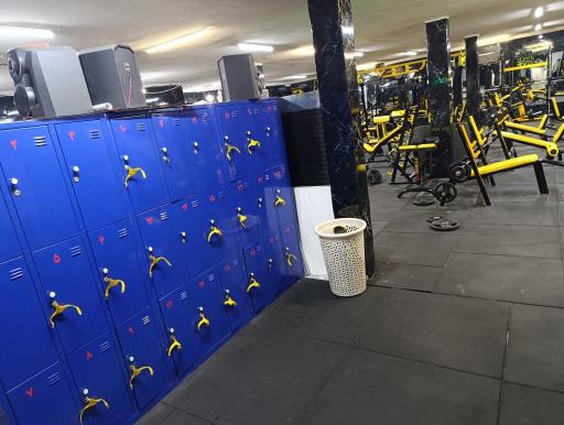 عکس باشگاه بدنسازی آتامن