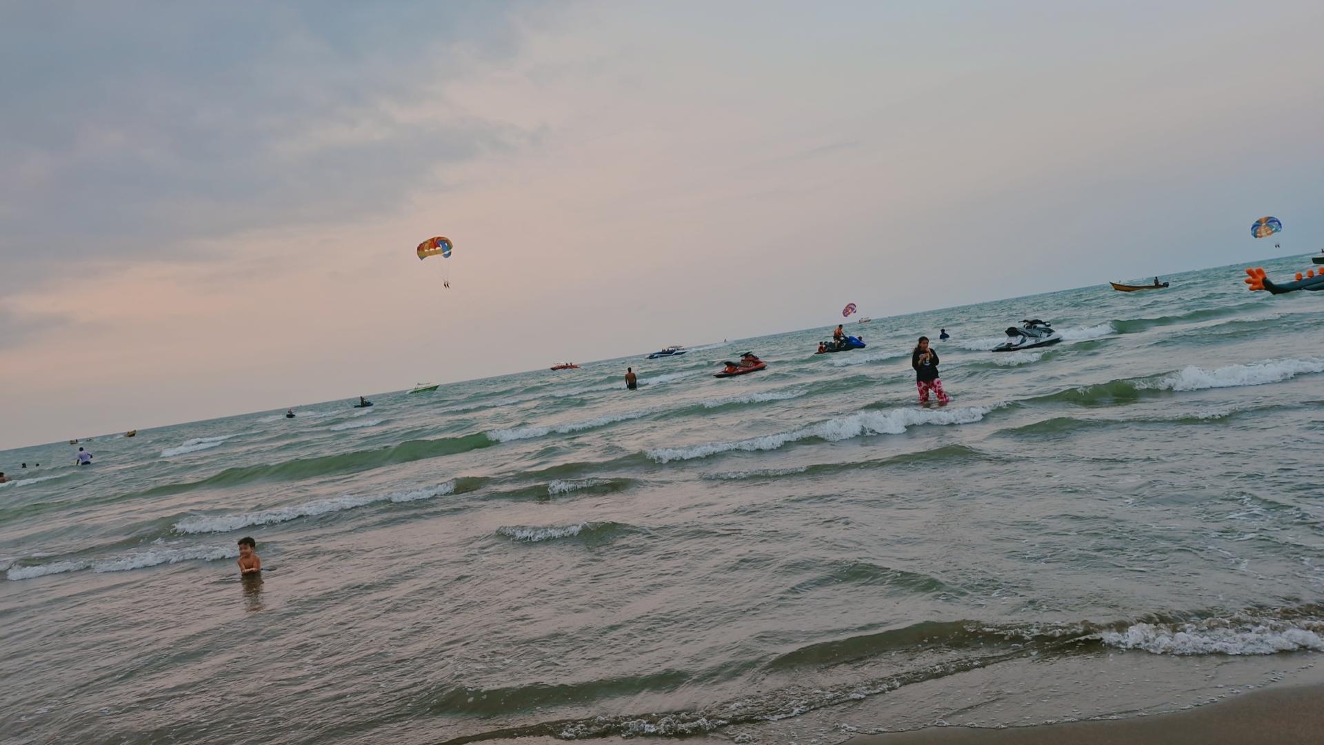 عکس پلاژ ساحلی قو