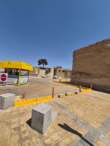 عکس پارکینگ عمومی پشت مطبخ